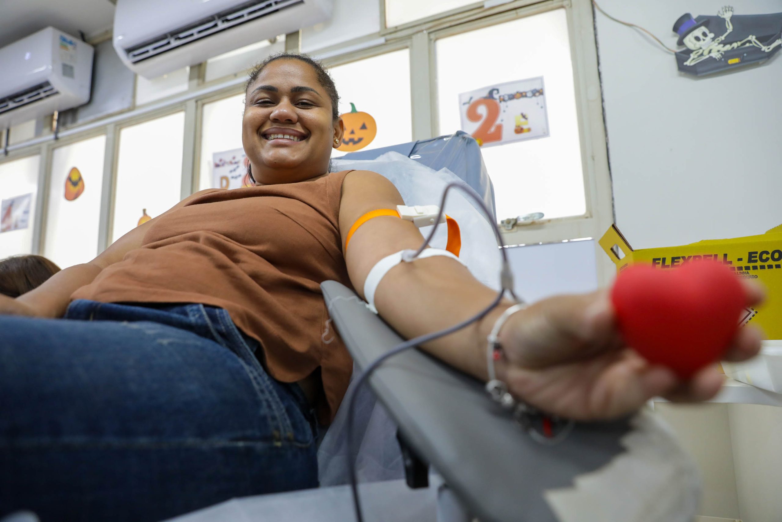 Capa da notícia: Hemocentro reforça pedido por doação de sangue, em mês com muitos feriados