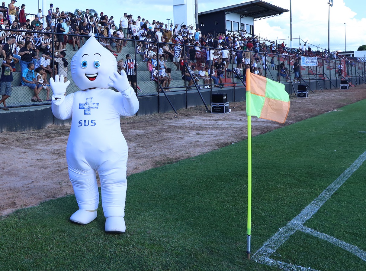 Capa da notícia: Sábado terá vacinação em estádio do Gama