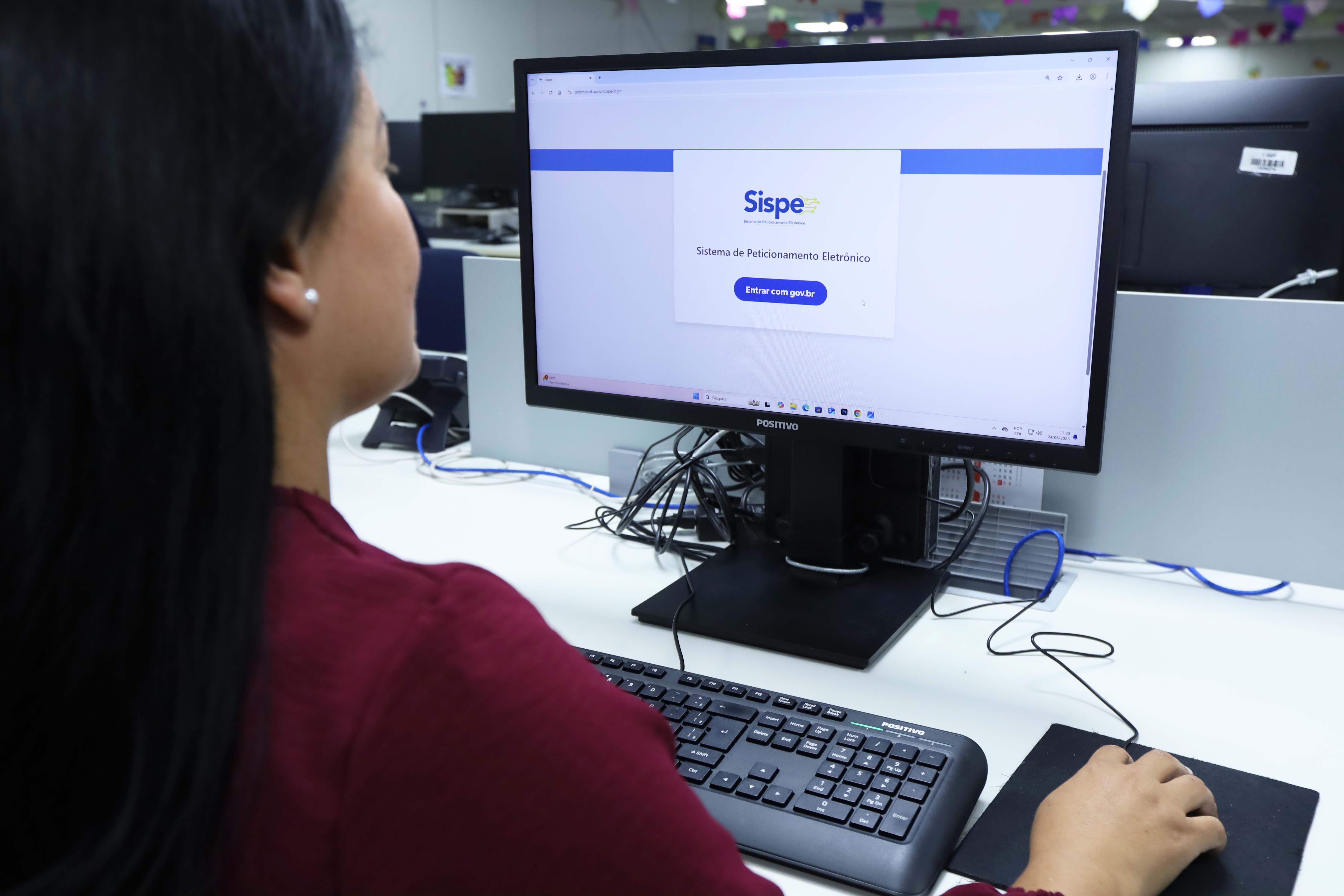 Capa da notícia: Com tecnologia, Secretaria de Saúde aprimora gestão de contratos