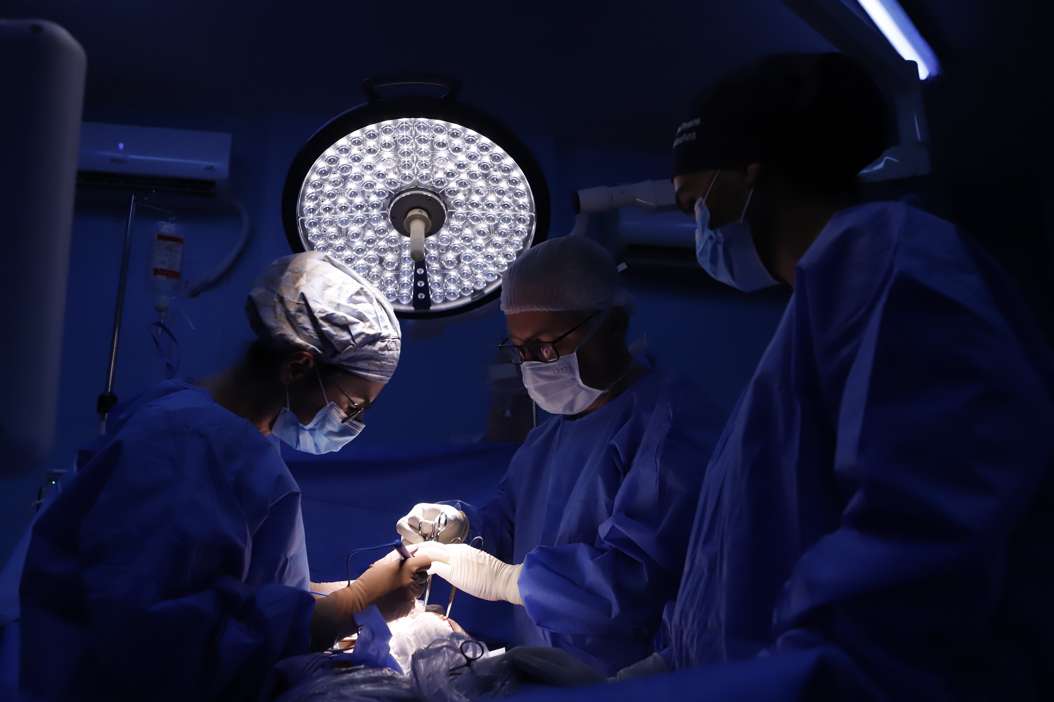 Capa da notícia: GDF nomeia mais de cem médicos para reforçar rede pública de saúde