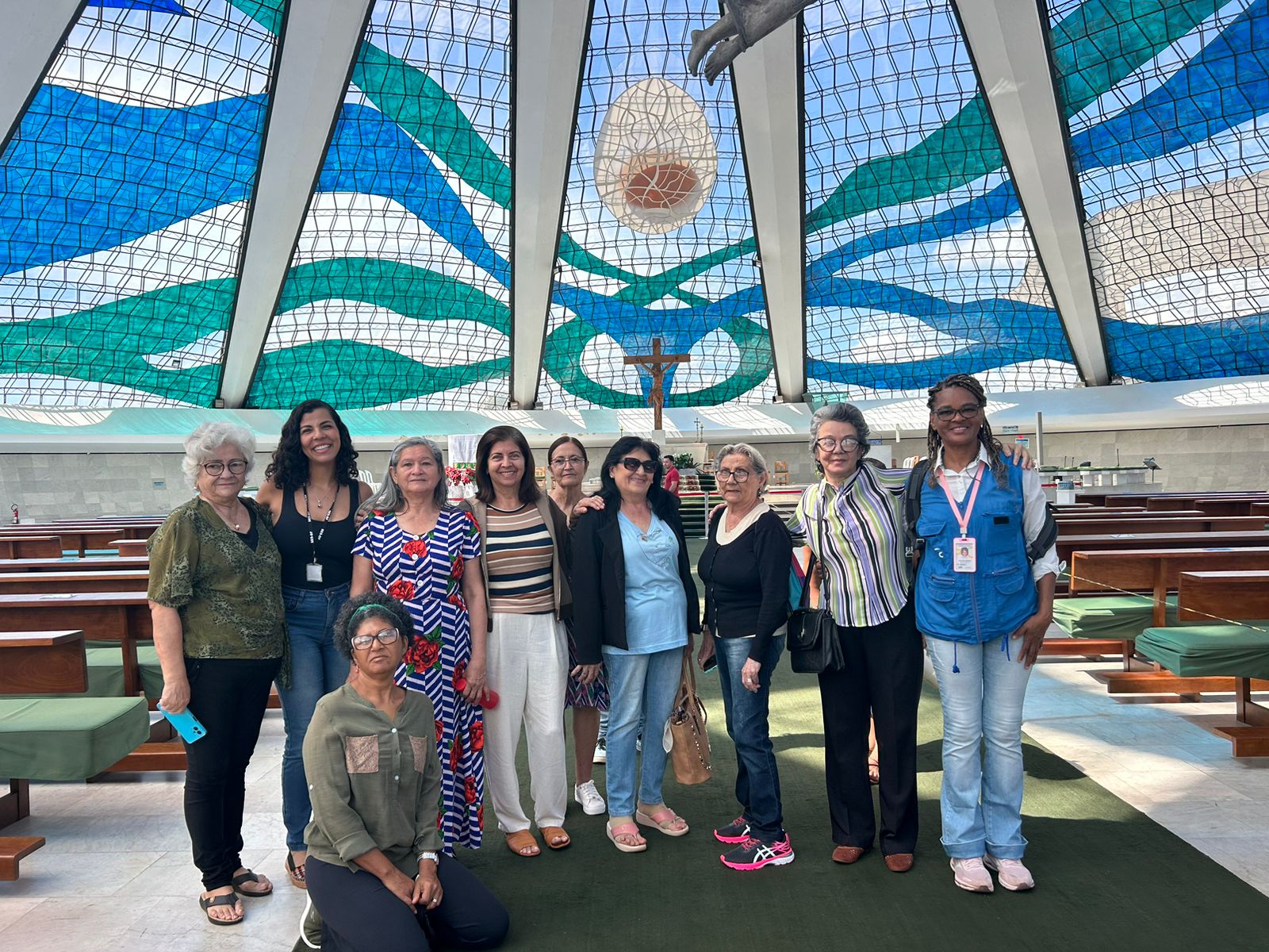 Capa da notícia: Assistente social leva grupo de mulheres para fazer turismo pela primeira vez em Brasília