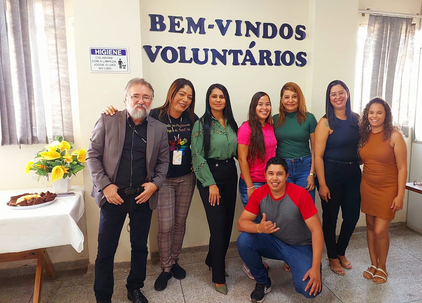 Capa da notícia: Cerca de 150 profissionais voluntários reforçam atendimento no Gama e em Santa Maria