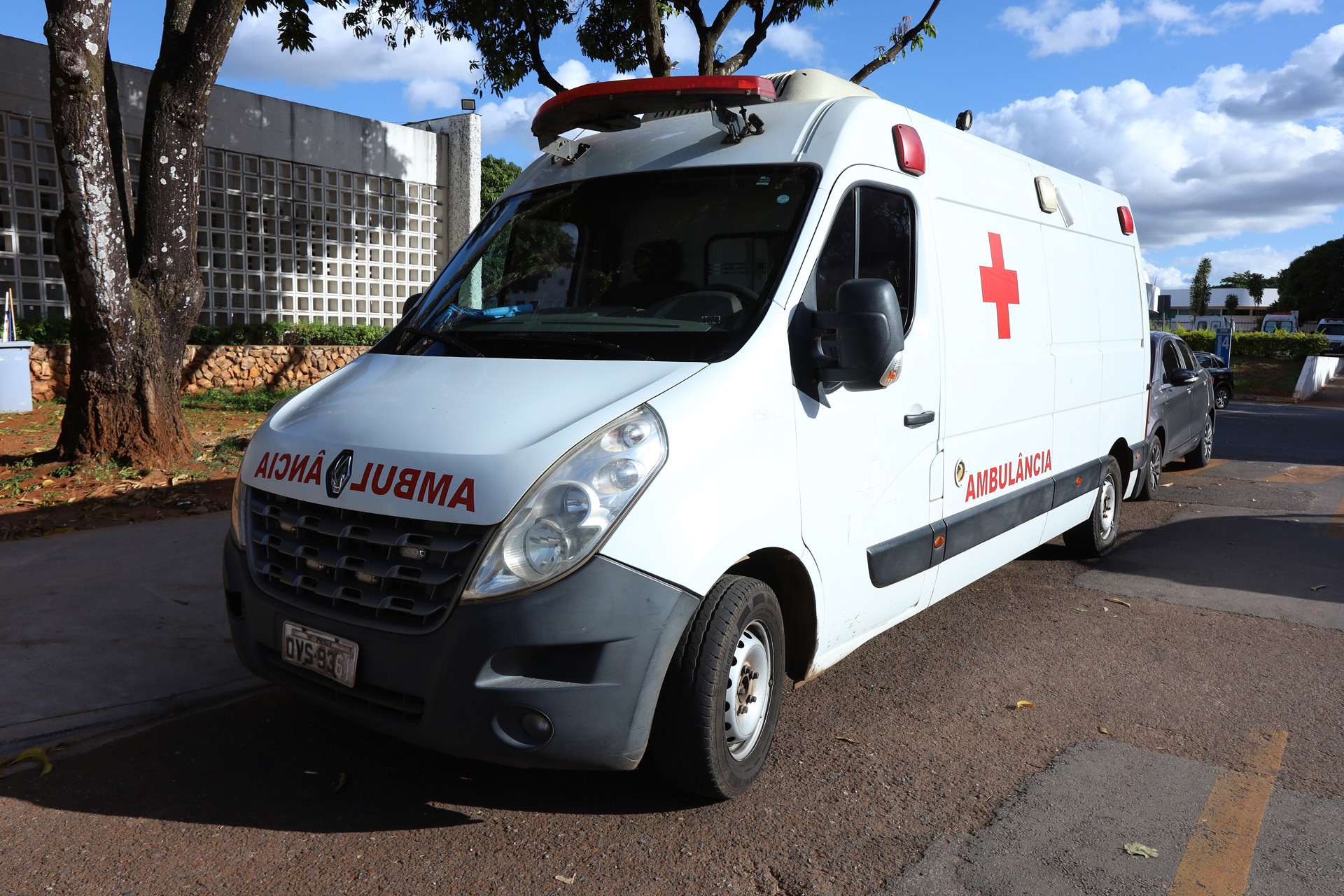 Capa da notícia: Saúde convoca candidatos para vagas temporárias de condutores e padioleiros