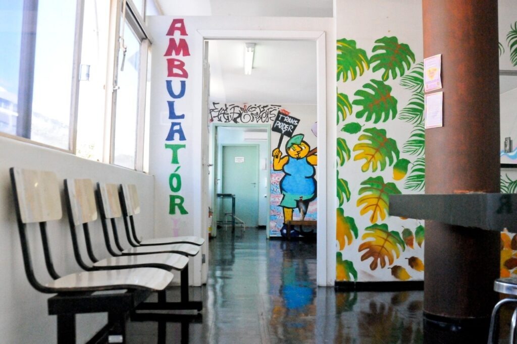 Capa da notícia: Ambulatório Trans do DF realiza 1º TransEncontro no auditório da Biblioteca Demonstrativa