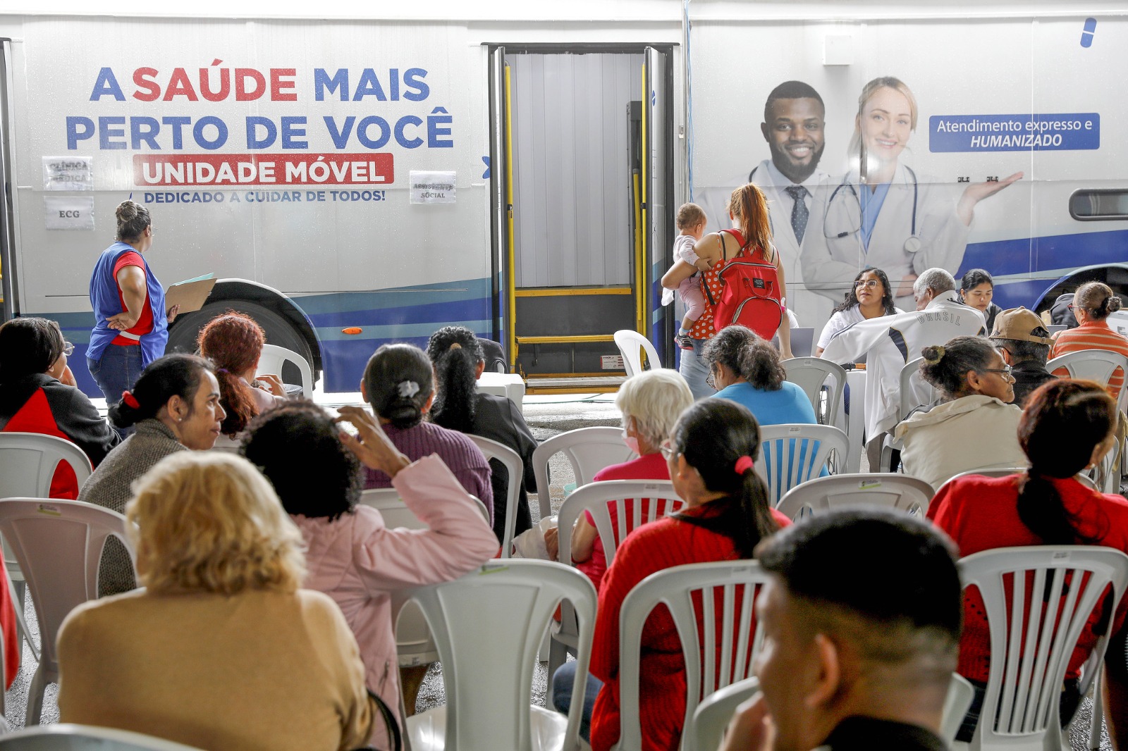 Capa da notícia: Saúde Mais Perto do Cidadão expande atendimento; entenda diferenças entre as estruturas