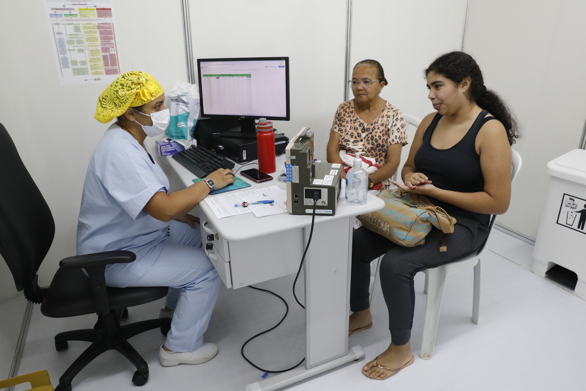 Capa da notícia: Está com sintomas de dengue? Saiba quando procurar uma UBS ou uma UPA