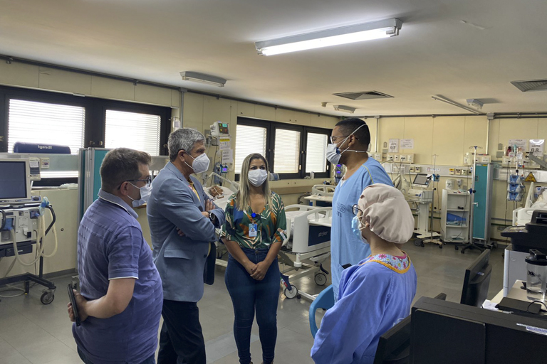 Capa da notícia: Secretário de Saúde visita Hospital de Base neste domingo (29/8)