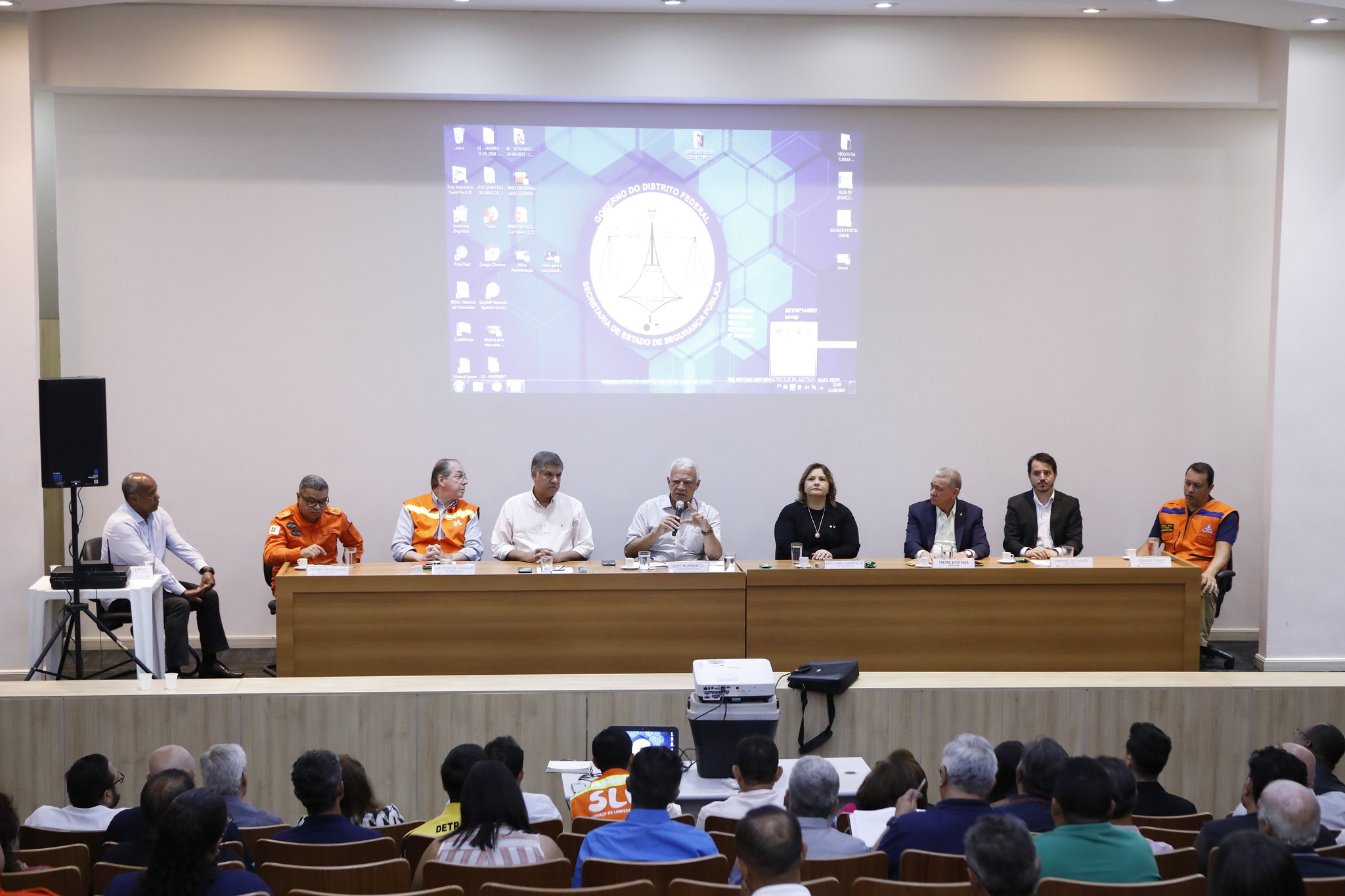 Capa da notícia: Encontro com representantes do GDF discute novas tecnologias e ações de prevenção e enfrentamento às arboviroses