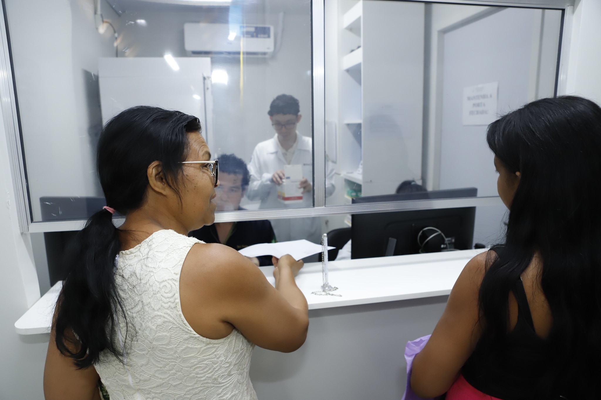 Capa da notícia: Primeira farmácia exclusivamente oncológica do DF inicia atendimento no HRT