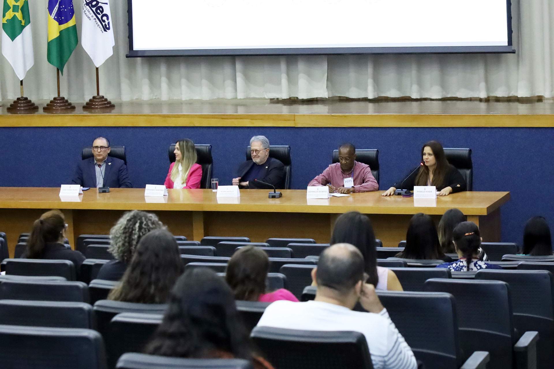 Capa da notícia: Plano de Educação Permanente em Saúde capacita servidores e otimiza assistência
