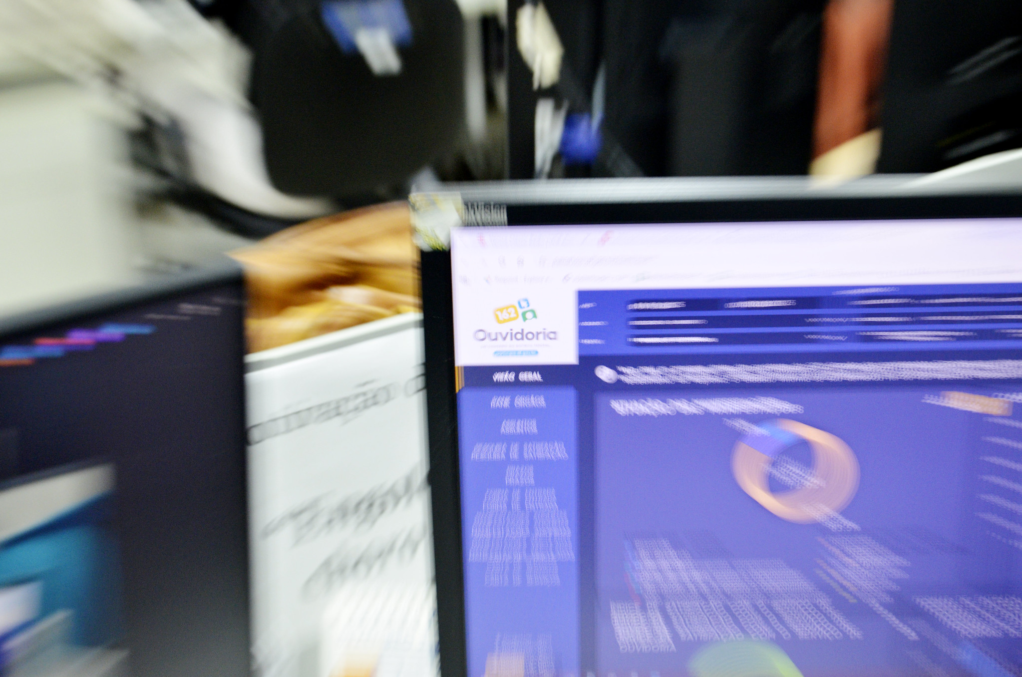 Capa da notícia: Ouvidoria leva voz do cidadão a gestores da Saúde; pasta recebe quase 77 mil manifestações